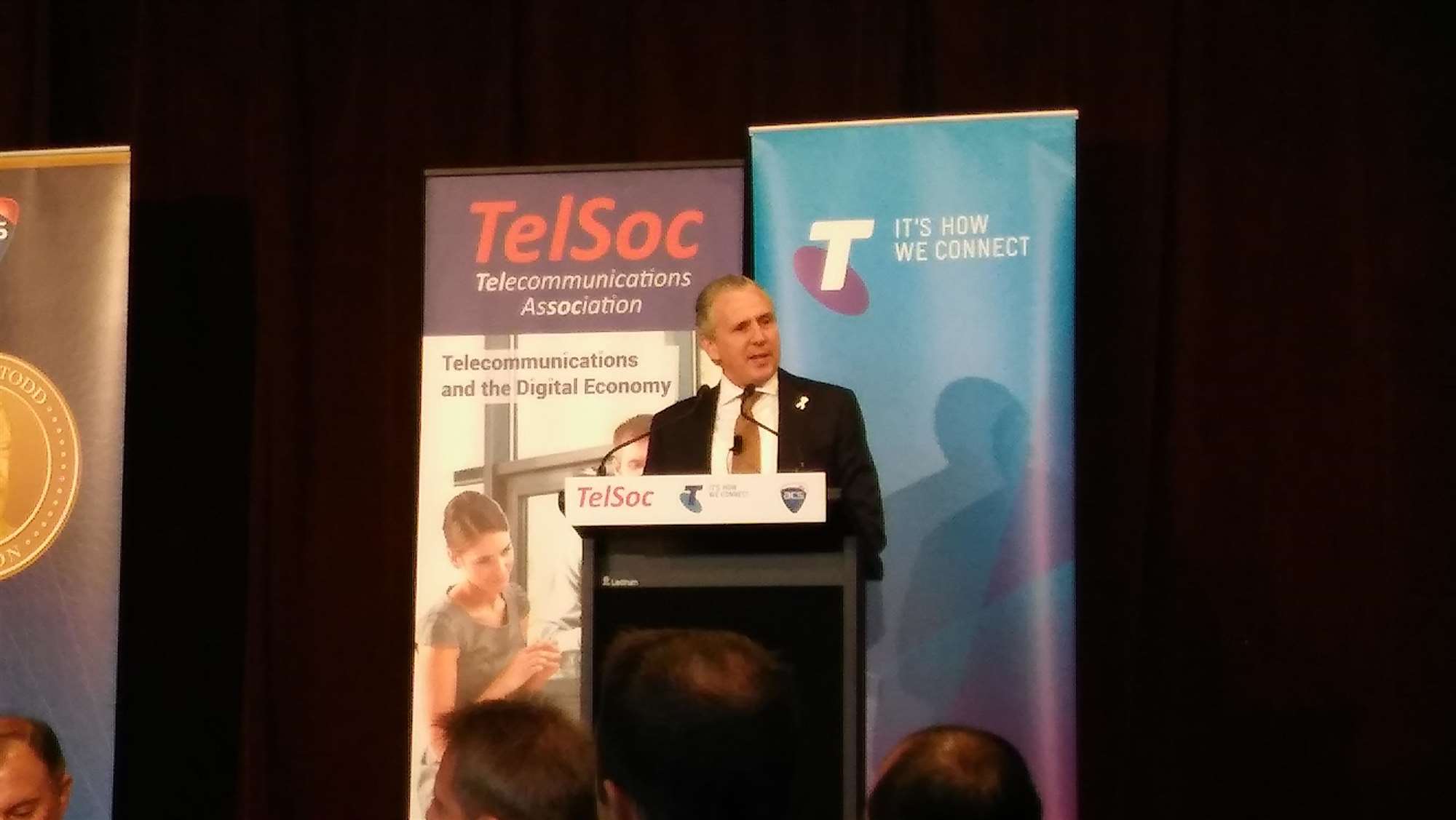 Telstra CEO Andy Penn urges innovation rethink
