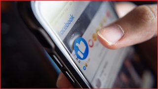 Facebook working on Apple Watch competitor