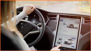 Tesla denies car was 'driverless' in tragic accident