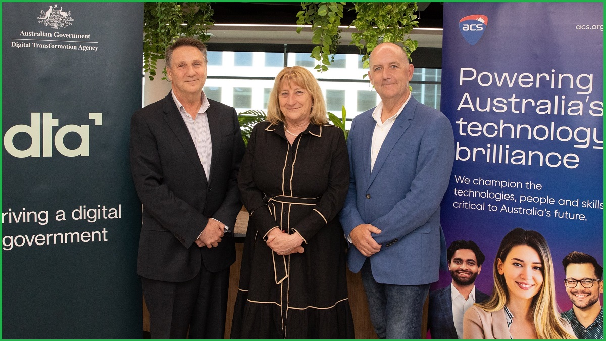 Digital Transformation Agency CEO, Chris Fechner, with ACS President, Helen McHugh, and CEO Josh Griggs at MoU signing