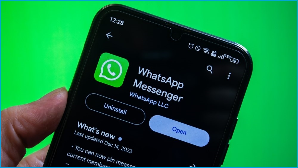 Whatsapp app on a phone screen
