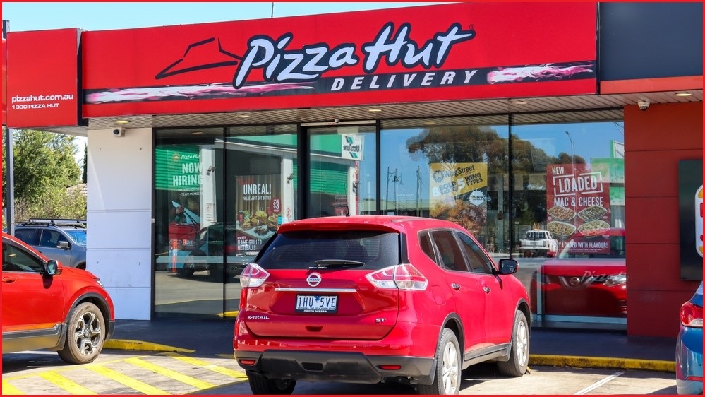 Pizza Hut shopfront