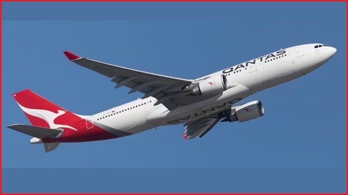 Qantas plane in flight