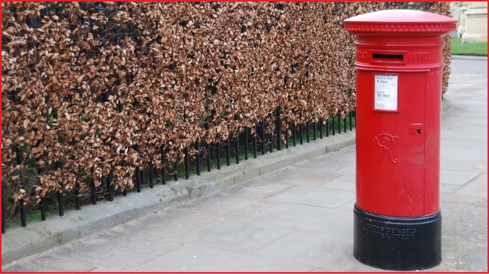 UK red mailbox