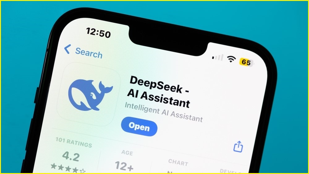 DeepSeek ban extended to federal govt devices - Information ...