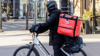 Delivery drivers score minimum pay under ‘world-first’ deal