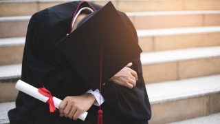 Students sue over unaccredited uni degrees