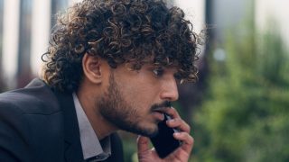 Visa applicants tricked by fake Home Affairs officials