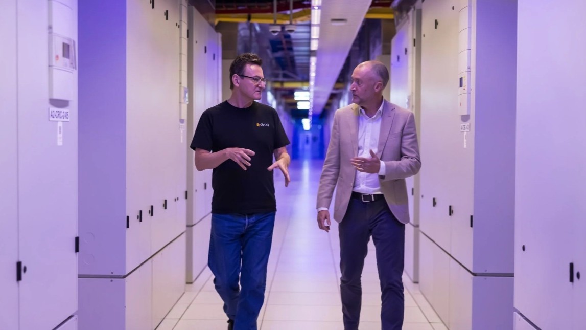 Diraq CEO and founder Andrew Dzurak [L] with Jarrod Nink, Equinix managing director, Australia at the Equinix Sydney facility where the quantum computer would be installed. 