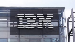 Government gives IBM billion dollar deal