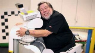 Woz urges kids to code or become 'makers'