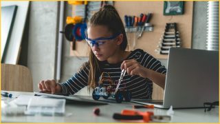 More than money needed to fix STEM gender gap