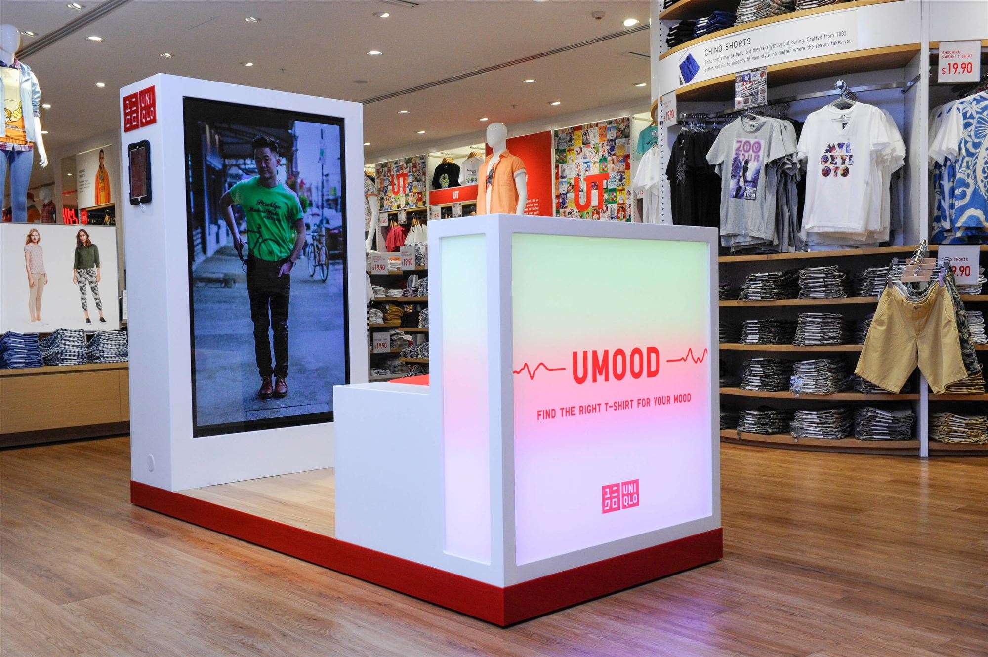 Uniqlo uses your brain waves to suggest sales