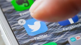 News Bytes: Twitter purge, gambling ads, startups