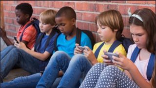 Victoria bans mobile phones in schools